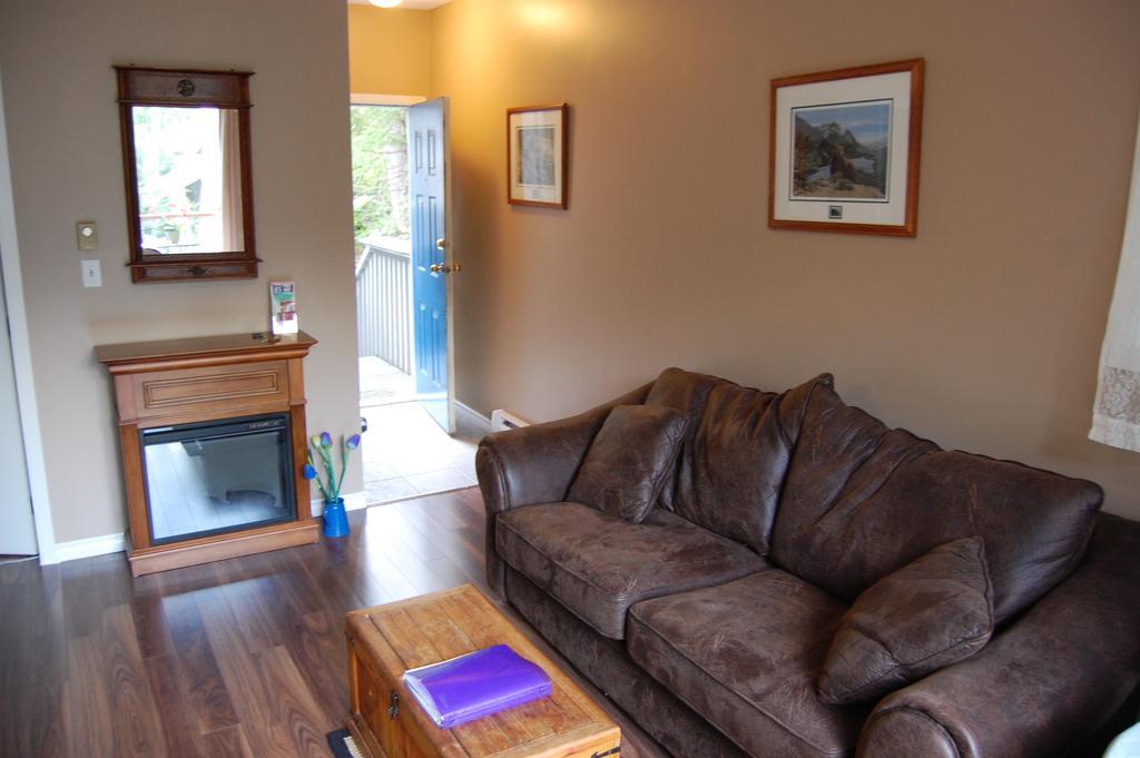 Belle Neige Suites: Whistler Exterior foto